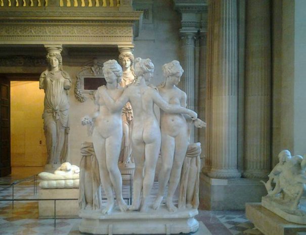 204_Louvre_Muzesi_uç_guzeller
